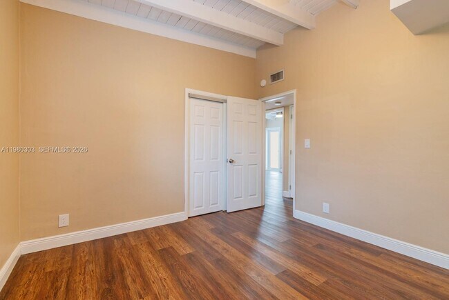 Building Photo - 3137 SW 15th St