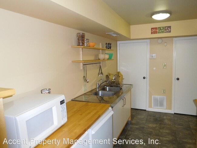Building Photo - 1 br, 1 bath House - 3144 E. 37th Street