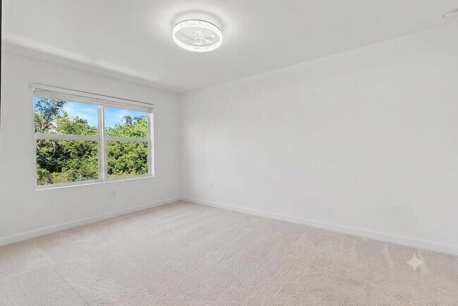 Building Photo - 4303 Hammock Grove Dr