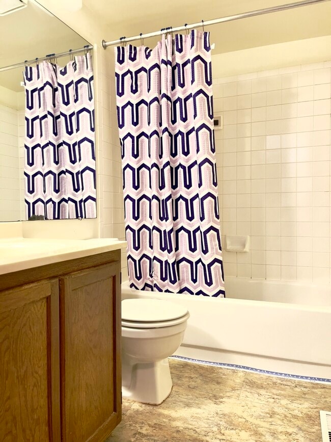 Building Photo - 817 74th St