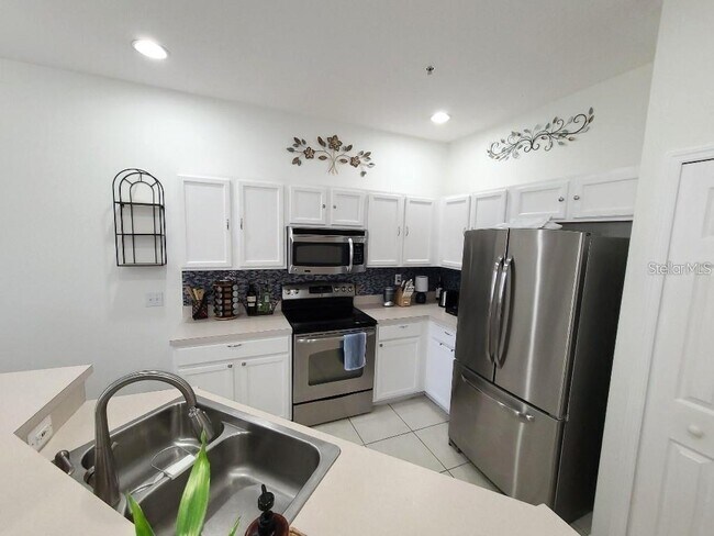 Building Photo - 3936 Yellowstone Cir