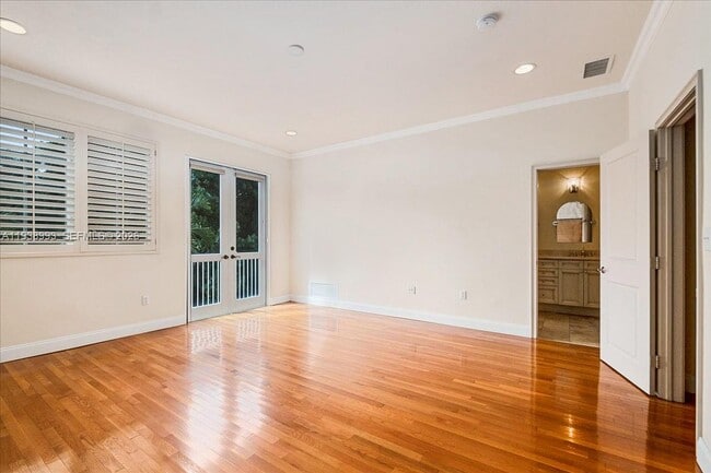 Building Photo - 1109 Campo Sano Ave