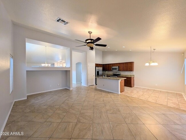 Building Photo - 15748 W Paradise Ln