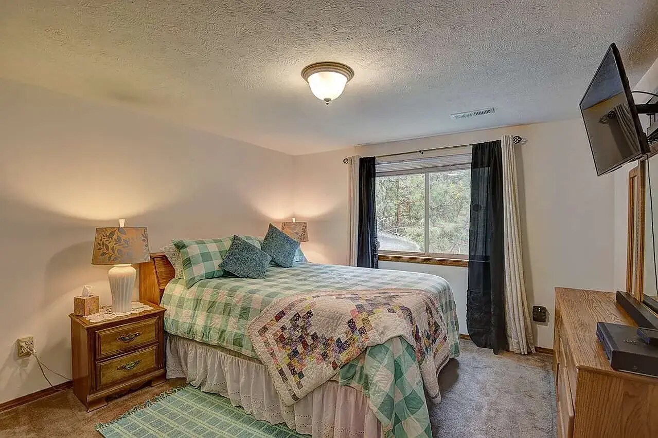 Building Photo - 5711 N Hermosa Ct