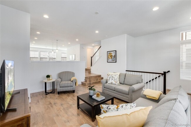 Building Photo - 8924 Delacorte St