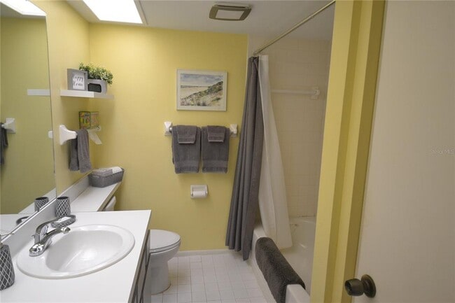 Building Photo - 284 Woodlake Wynde