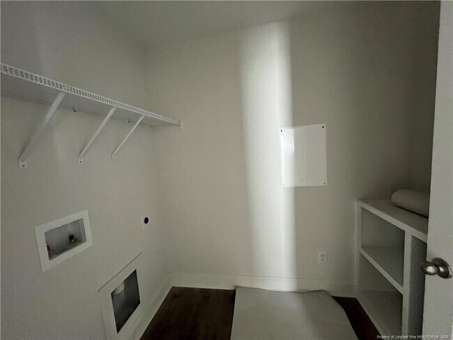 Building Photo - 324 Carr Ln