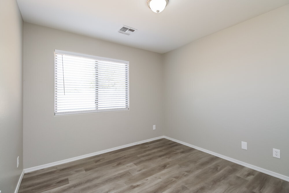 Building Photo - 1604 S 80th Ln