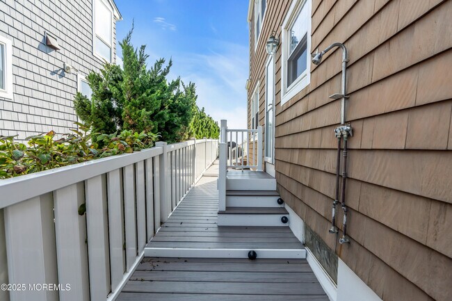 Building Photo - 411 Ocean Ave N