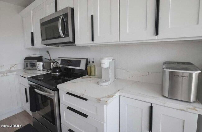 Building Photo - 14620 Yerba Buena Way