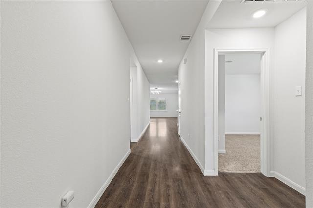 Building Photo - 704 Range Dr