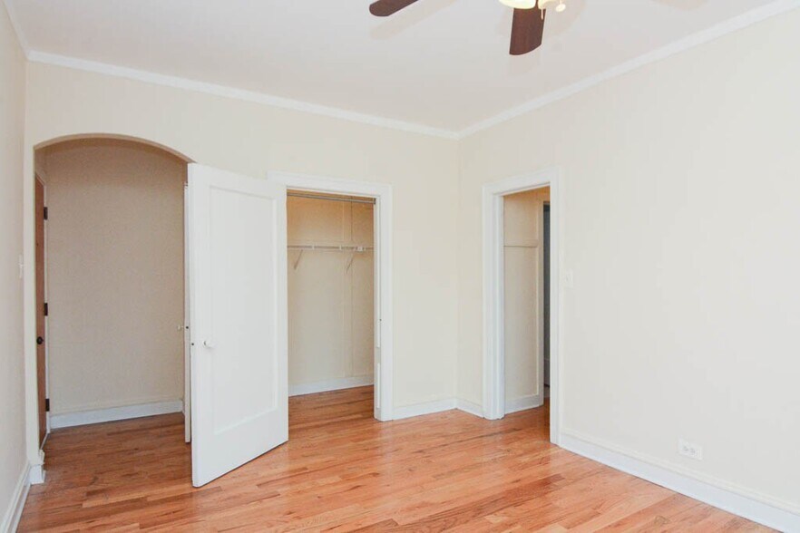 Building Photo - 4856 N Damen Ave