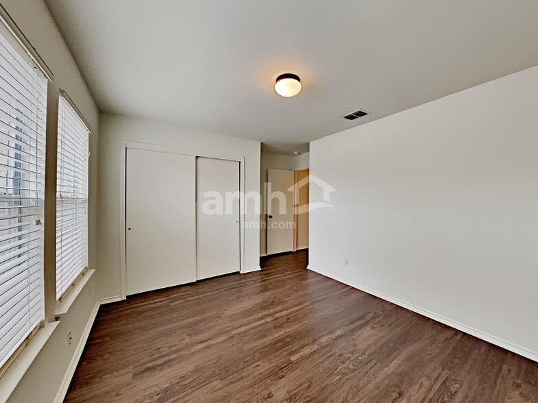 Building Photo - 7100 Avery Rd