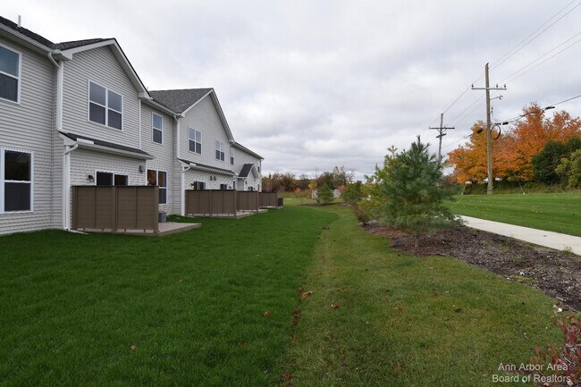 Building Photo - 105 Salt Springs Dr