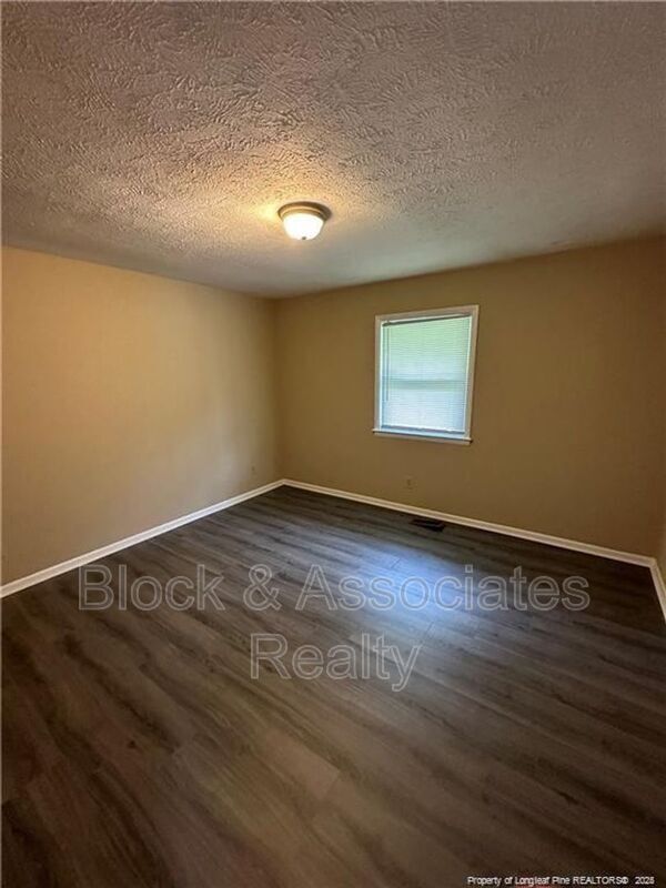 Building Photo - 4959 Fieldcrest Dr