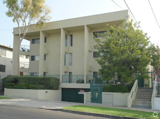 Building Photo - 234 N Lake St