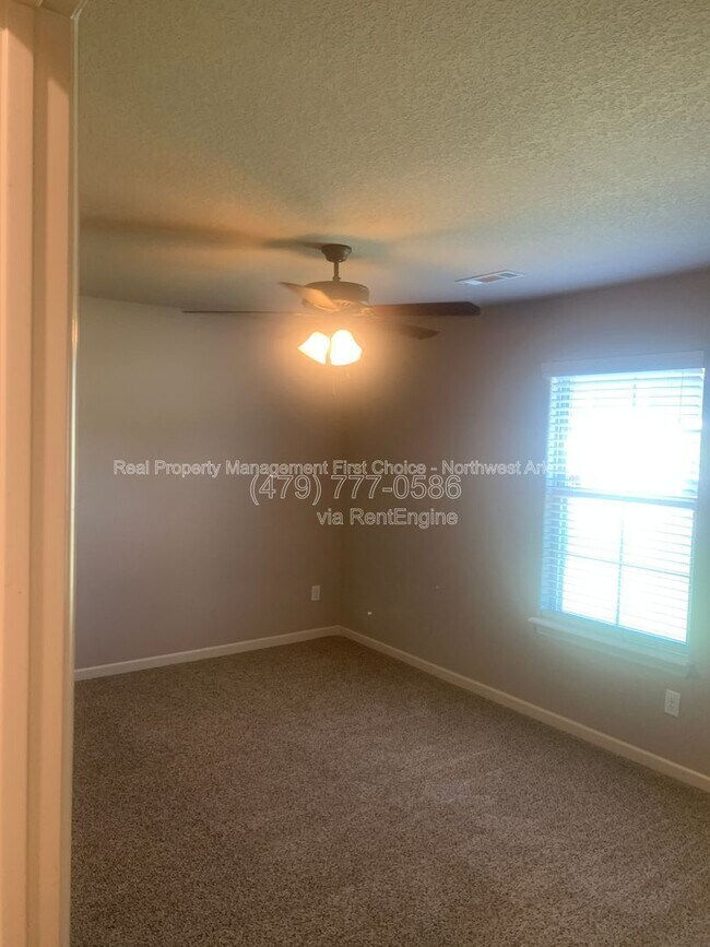 Building Photo - 1630 Abbey Ln