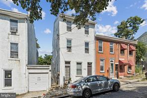 Building Photo - 3715 Calumet St