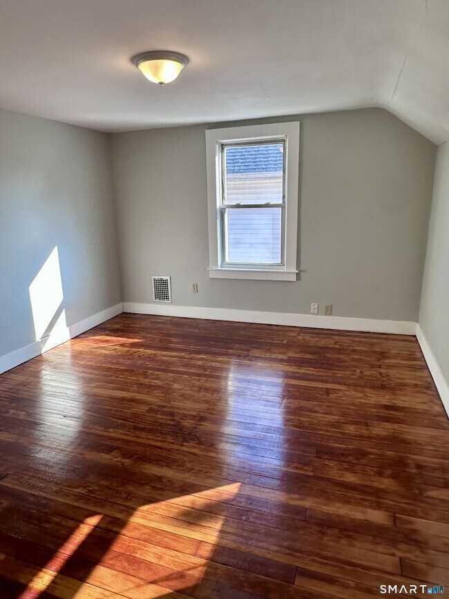 Building Photo - 24-26 Dean Ave