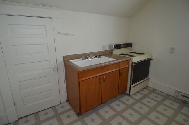 Building Photo - Darin Johnson Triplex
