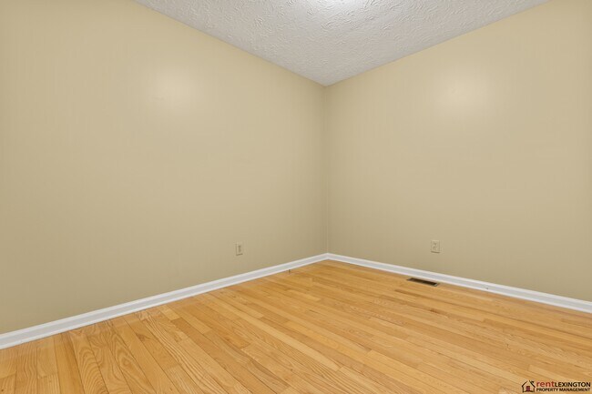 Building Photo - 531 Bell Pl Dr