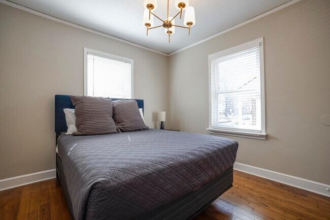 Building Photo - 2522 N Edwin Cir