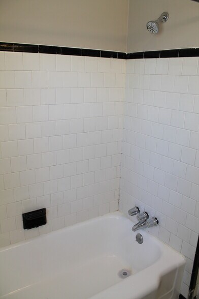 Building Photo - 8164 Loch Raven Blvd