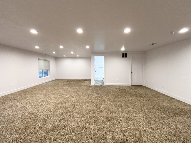 Building Photo - 5052 Moray Ct