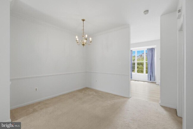 Building Photo - 2449 Clover Field Cir