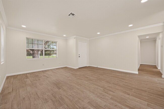 Building Photo - 25409 Pebble Dr
