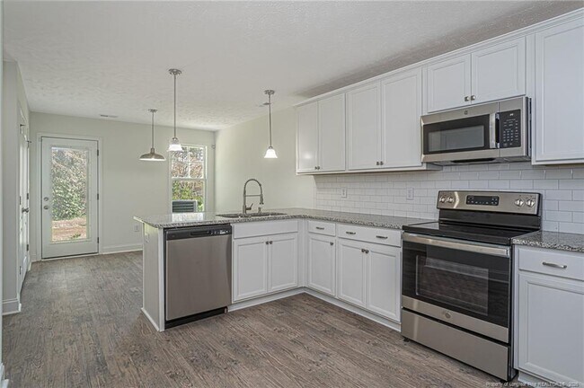 Building Photo - 907 Rochester Dr