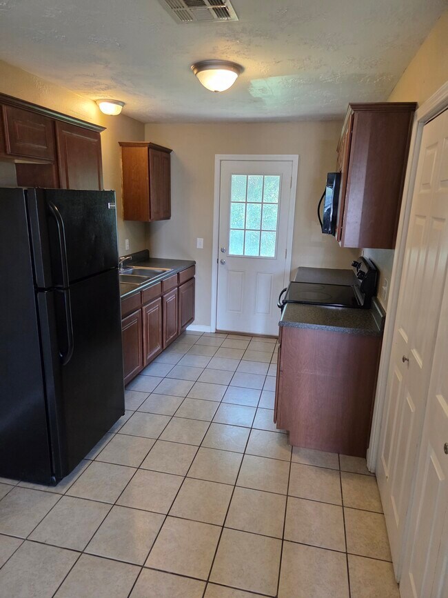 Building Photo - Unit 1