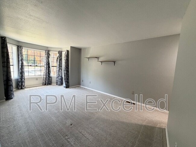 Building Photo - 4925 Mill Pond Dr SE