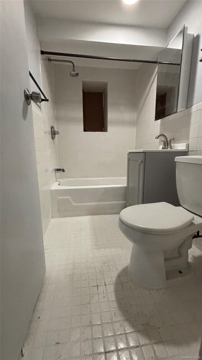 Building Photo - 1527 E 172nd St