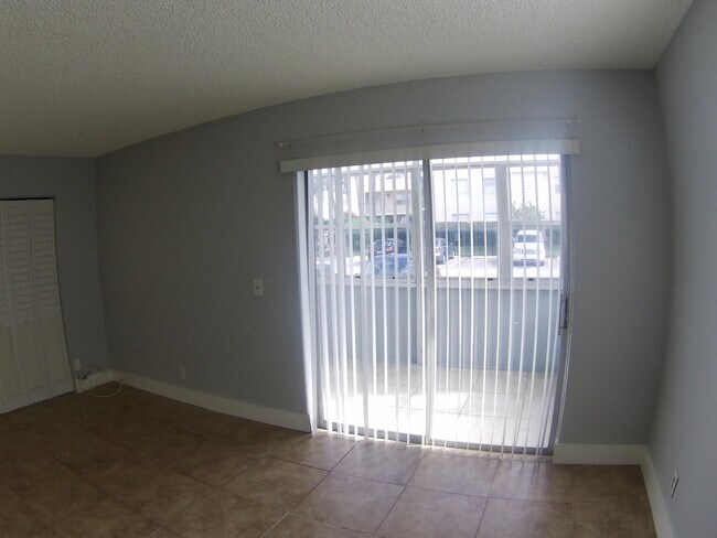 Building Photo - 258 Normandy F