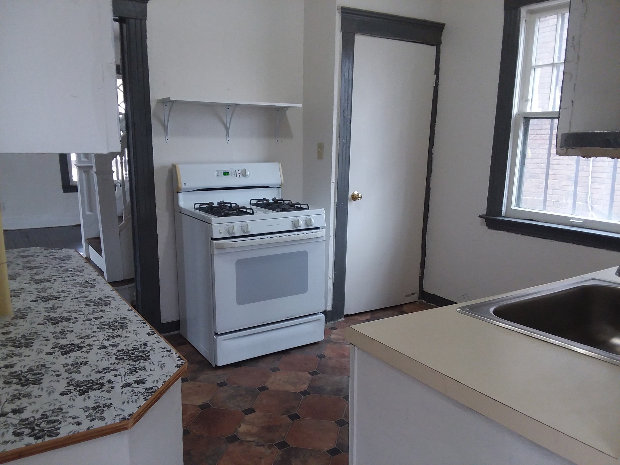 Building Photo - 158 Monterey St