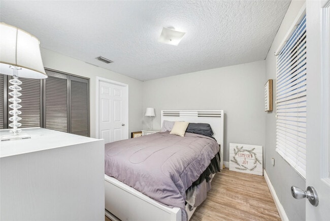 Building Photo - 214 City View Dr