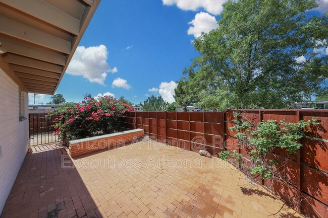 Building Photo - 3221 S Grady Ave