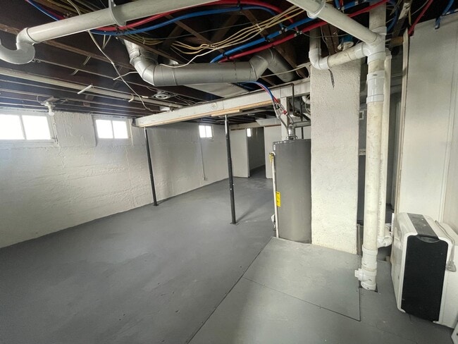 Building Photo - Updated 2 Bedroom 2 Bathroom Home