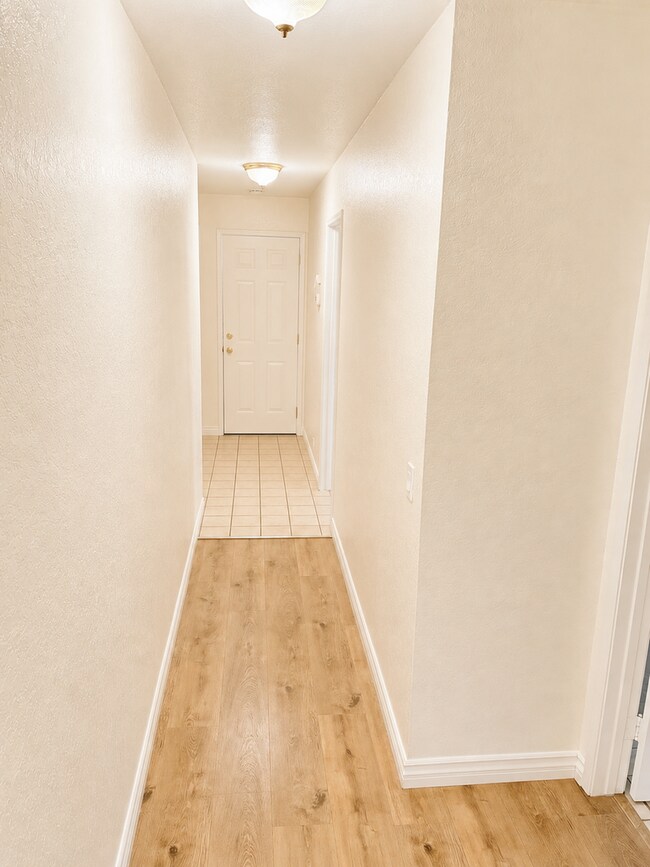 Building Photo - Beautiful Single-Story Home in the Desirable San Carlos Neighborhood