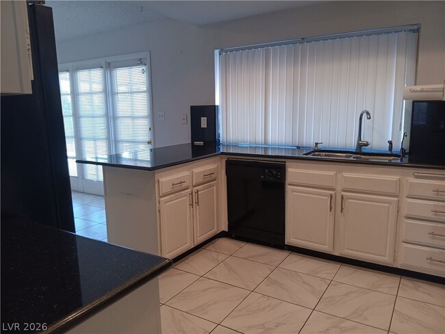 Building Photo - 6221 Peppermill Dr