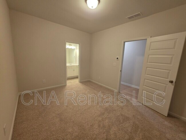 Building Photo - 1668 Eagle Dr