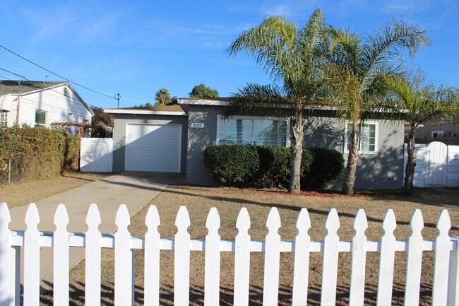 Building Photo - 1013-1013 12th St