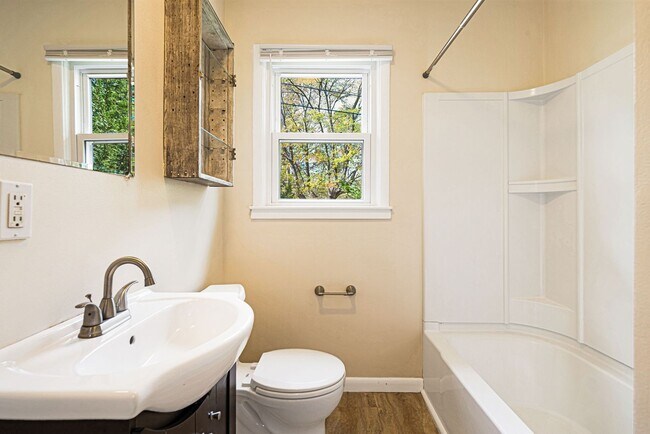 Building Photo - Sunny 2-Bedroom Home in Roosevelt Park | Fenced Yard + Basement