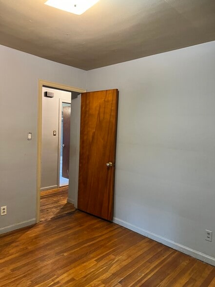 Building Photo - 20220 Biltmore St