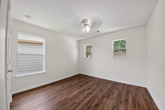 Building Photo - 15323 Trinity Meadow Dr