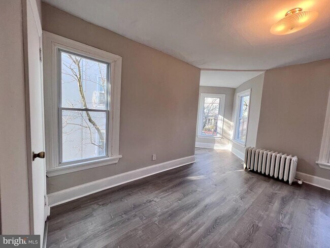 Building Photo - 2602 W 18th St