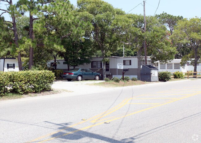 Building Photo - Jones Trailer Park