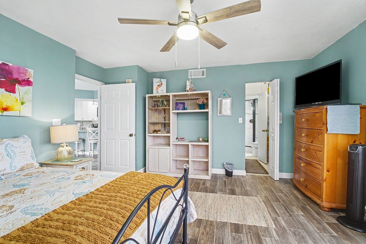 Building Photo - 2225 Jimmy Buffett Mem Hwy