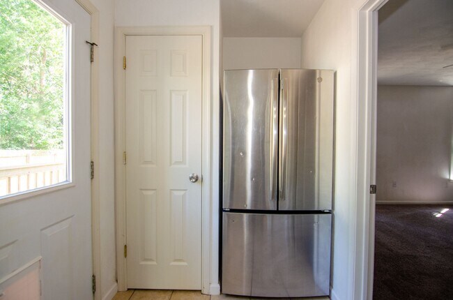 Building Photo - Precious Bungalow Home Rental in Norfolk!